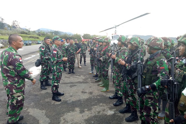 Tim Evakuasi Temukan...