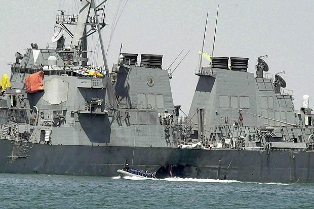 Kapal Perang AS Dibom...