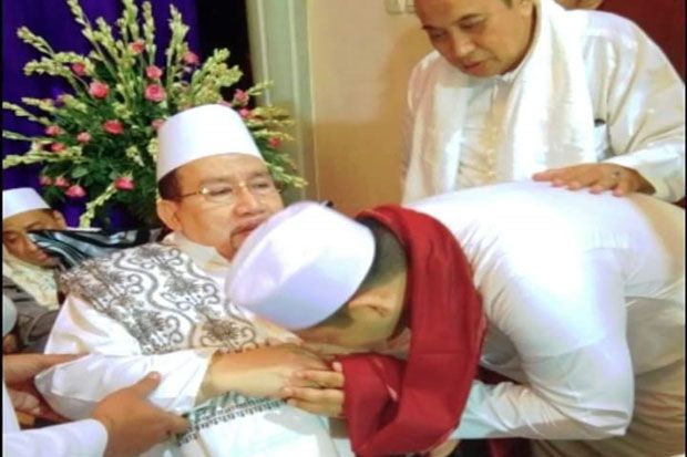 Ketinggian Adab Imam...