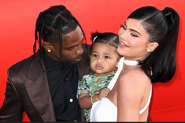Kylie Jenner dan Travis...