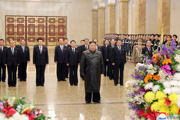 Kim Jong-un Tampil Dihadapan...