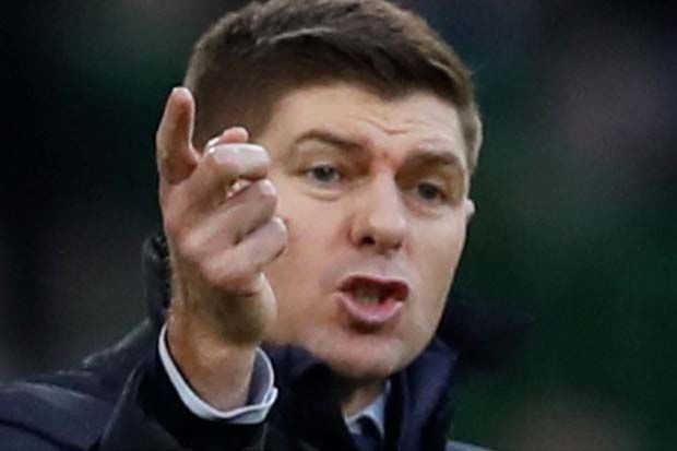 Gerrard Menanti Trofi...