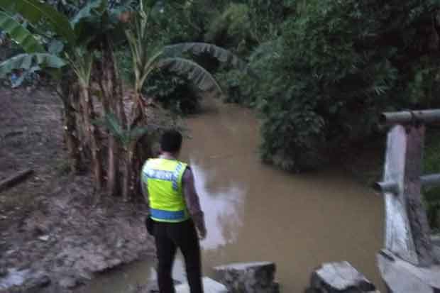 Diduga Tak Bisa Berenang,...