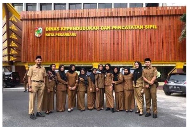 Sepekan Berkantor di...