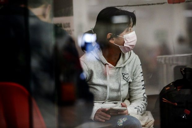Kemlu Kirim Masker untuk...