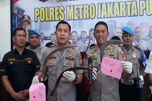 Gengster Melehoy Pembacok...
