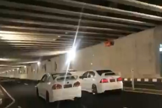 Video Balapan Mobil...