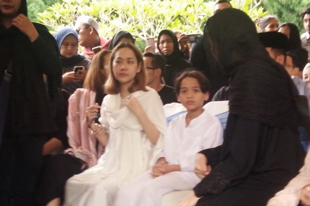 Ariel Noah Doakan Bunga...