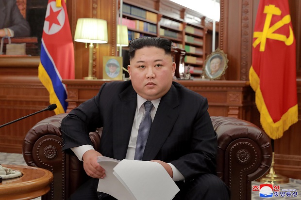 Larang Ponsel, Kim Jong-un...