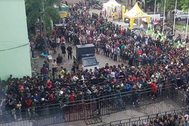 Demi Dukung Persebaya...