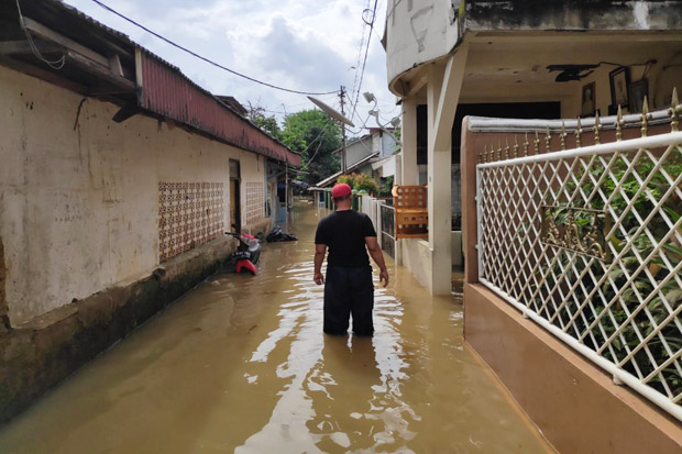 Ciliwung Meluap, Banjir...