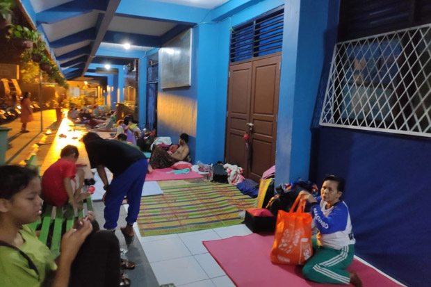 Air Ciliwung Terus Naik,...