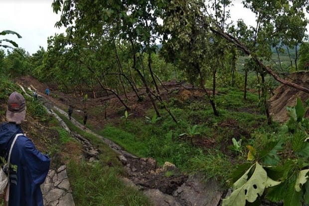 Longsor di Kendal, Jalan...