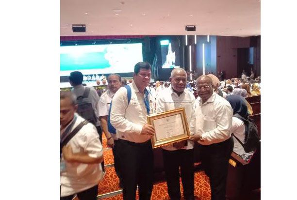 Bupati Jayapura Mathius...