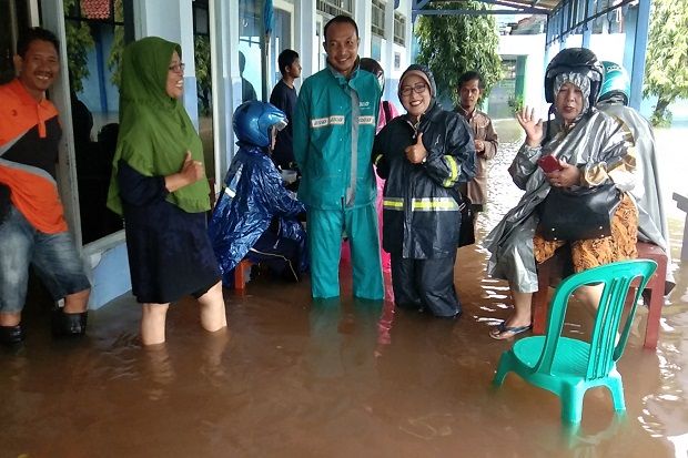 Puluhan Sekolah di Pekalongan...