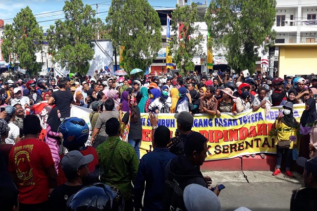 Pedagang Pasar Youtefa...