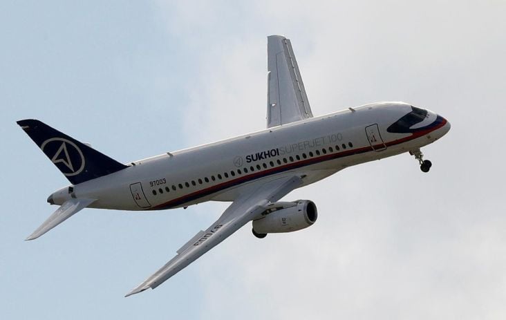 Jet Penumpang Buatan...
