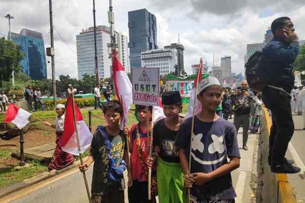 Tuntut Pemberantasan...