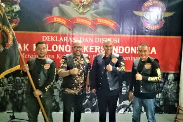 Rangkul Anak Muda Jauhi...