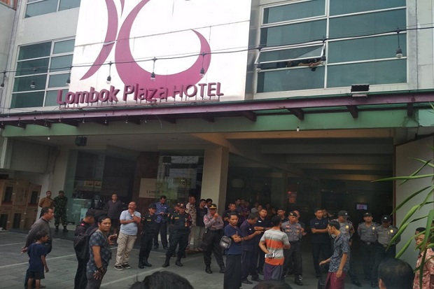 Demo di Lombok Plaza...