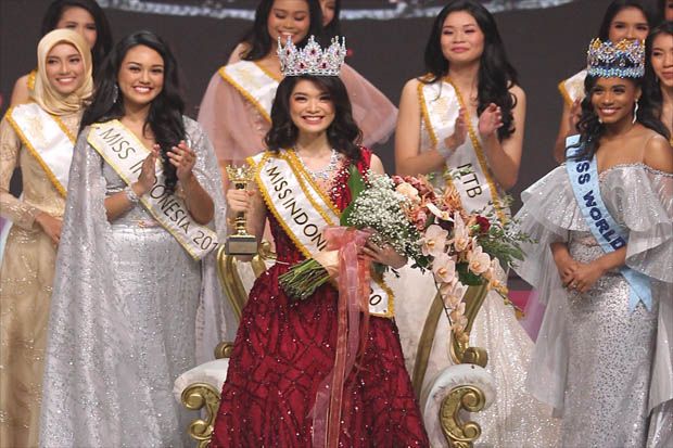 Miss Indonesia Carla...