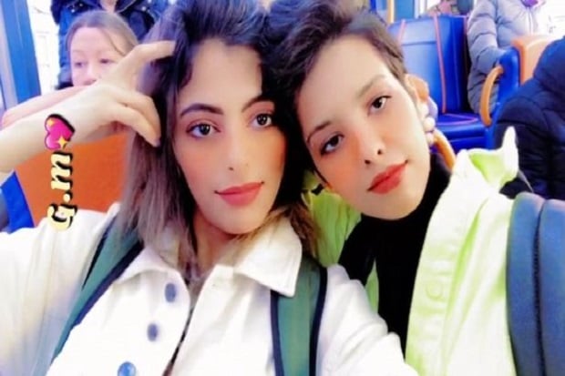 Pasangan Lesbian Arab...