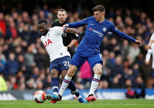 Chelsea Pertahankan...