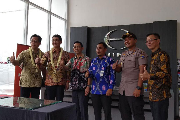 Hino Rantau, Showroom...