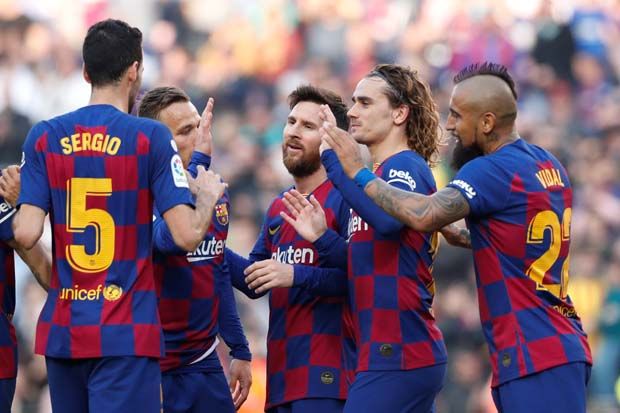 Quat-trick Messi Antar...