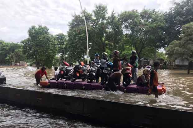 Terendam Banjir Semeter,...