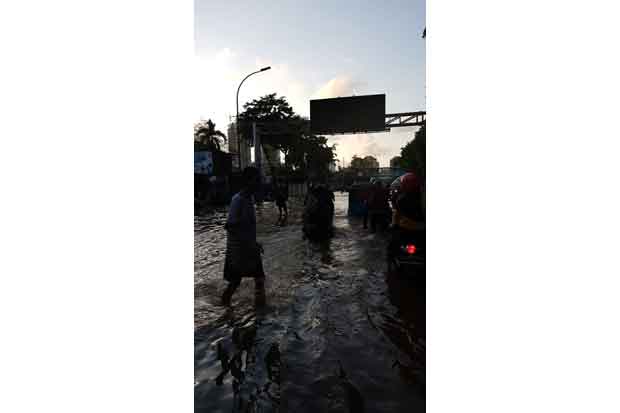 Jalan Perintis Kemerdekaan...