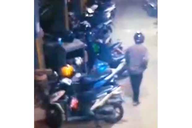 Terekam CCTV, Pelaku...