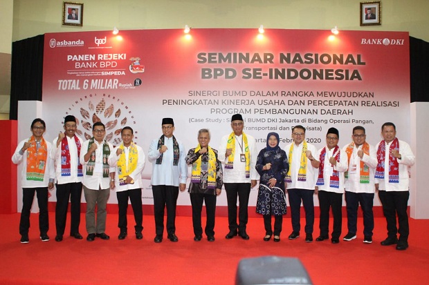 Sediakan Sembako Murah,...
