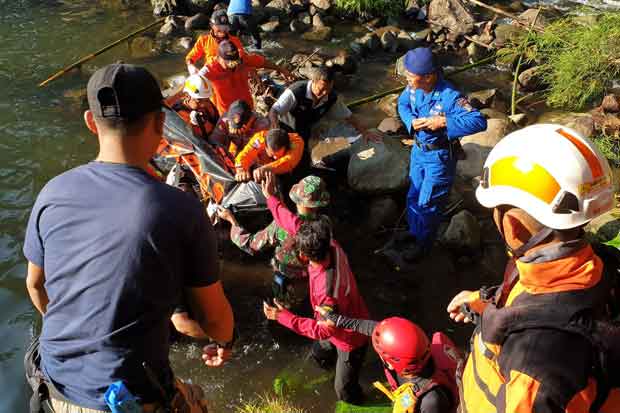 2 Pembina Pramuka Jadi...