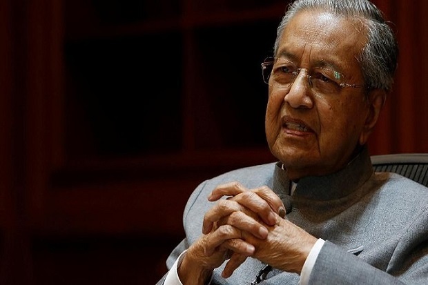PM Mahathir Mundur di...