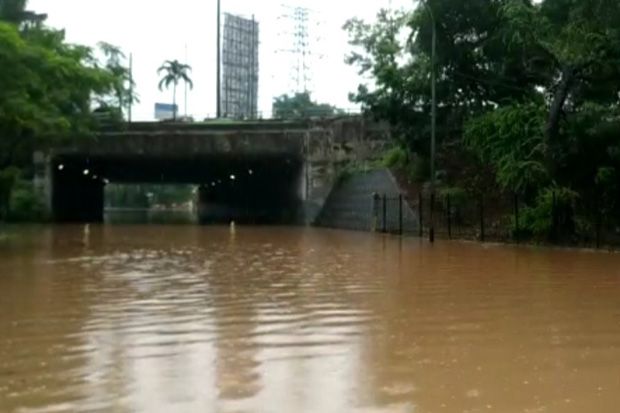 Jalan DI Panjaitan Terendam...