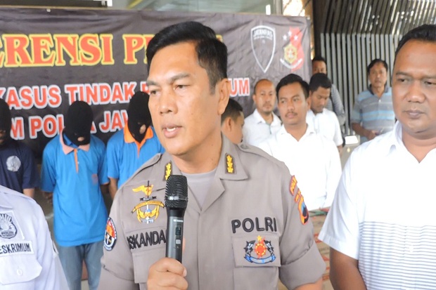 Polisi Ancam Tembak...