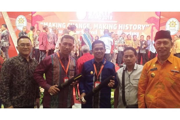 Pemkot Palu Raih Penghargaan...
