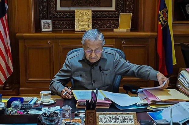 Mahathir Ngantor Lagi,...