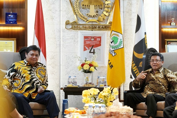 Temui Airlangga, Presiden...