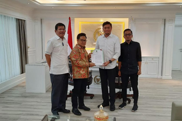 Ketum PKB Serahkan Dukungan...