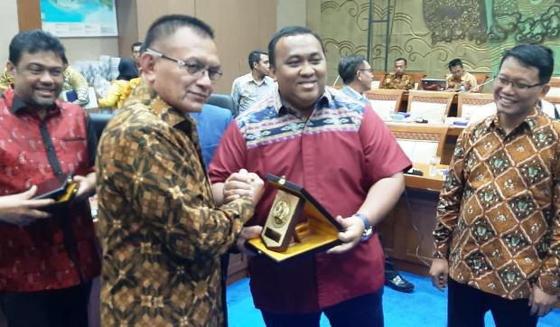 Audiensi dengan DPR,...