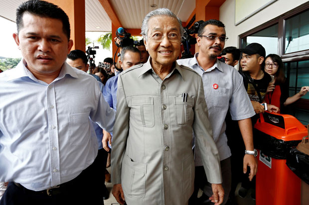Kembali Berkuasa, Mahathir...