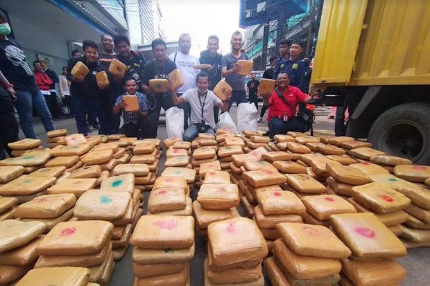 Berawal dari Pengintaian,...