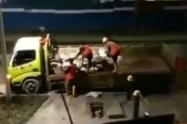 Video Viral Karung Pasir...