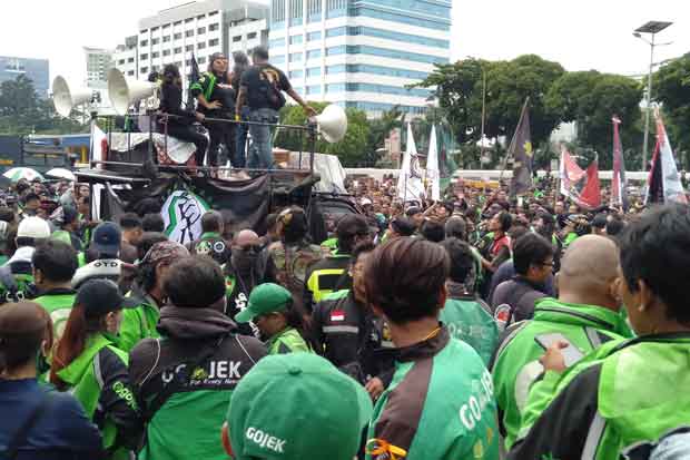Penutupan Jalan di Depan...