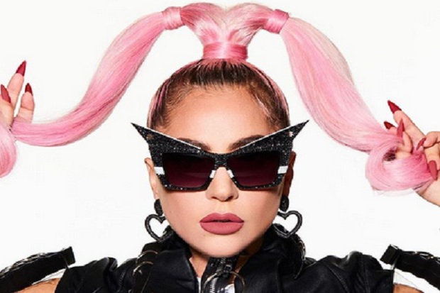 Lady Gaga Berhenti Merokok,...