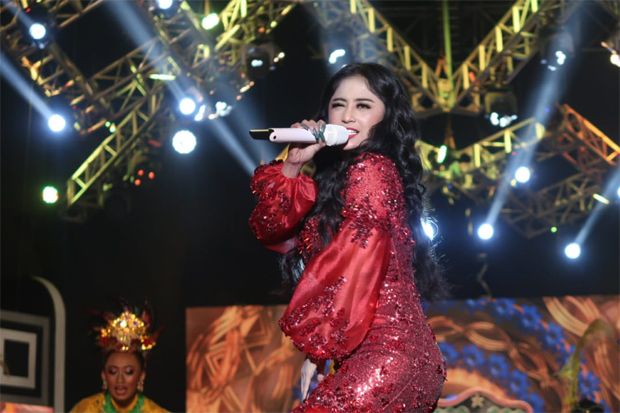 Puluhan Ribu Warga Purworejo...