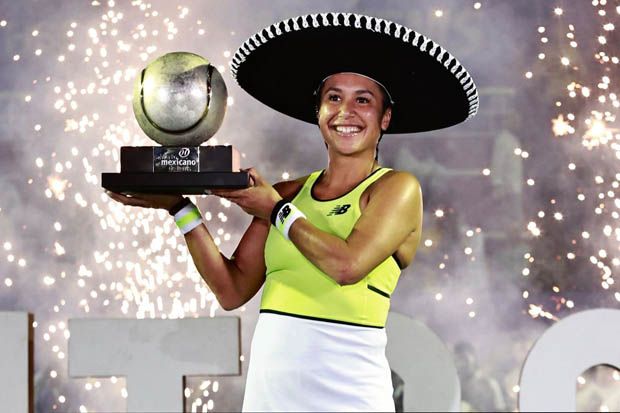 Sabet Trofi WTA Pertama...