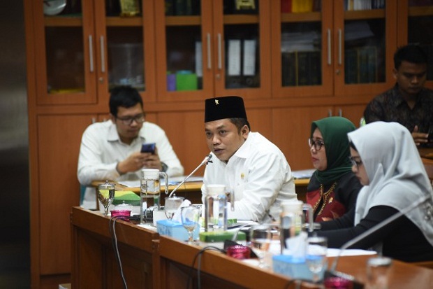 Soal Omnibus Law RUU...